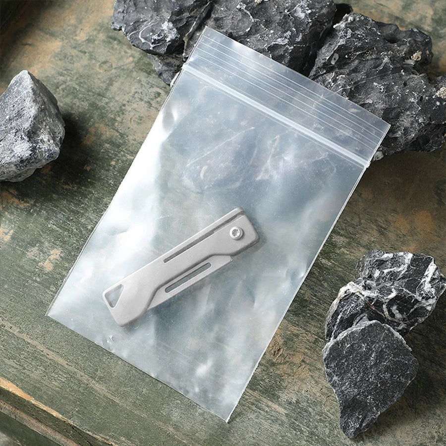 Titanium alloy outdoor utility knife mini folding knife portable pocket knife for express delivery box opening tool