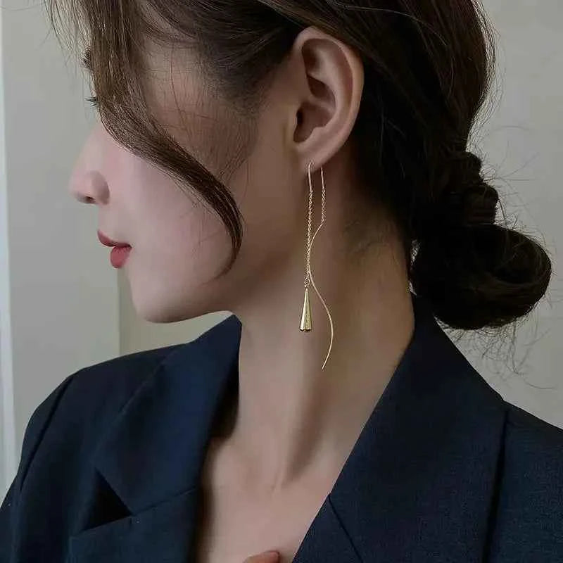 Long Spiral Ear Line Wave Drop Geometric Simple Rhinestones Metal Style Tassel Dangle Earrings for Women Party Fashion Jewelry N