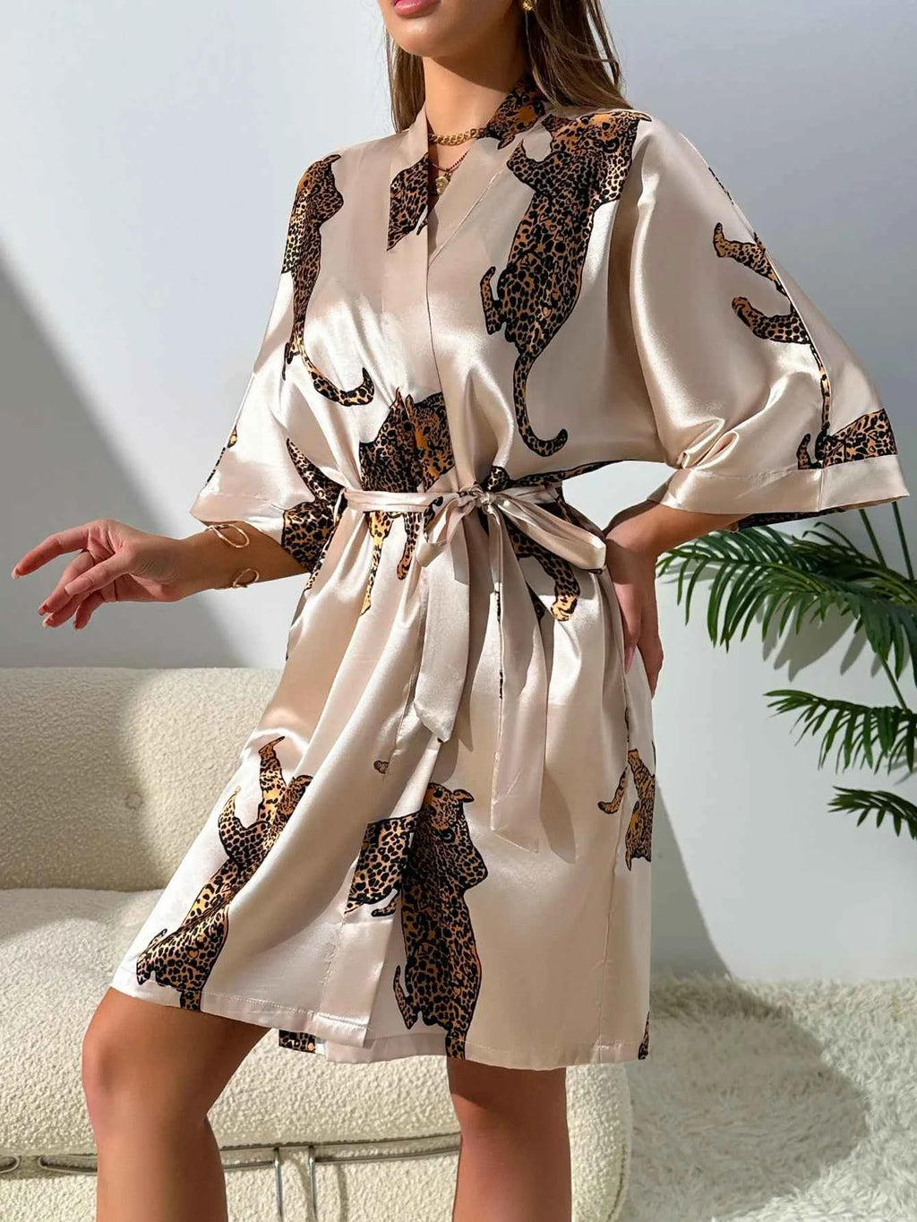 Women's Kimono Robe Fashionable Leopard Print Short Sleeve Tie Waist Night Robe Sleepwear Loungewear