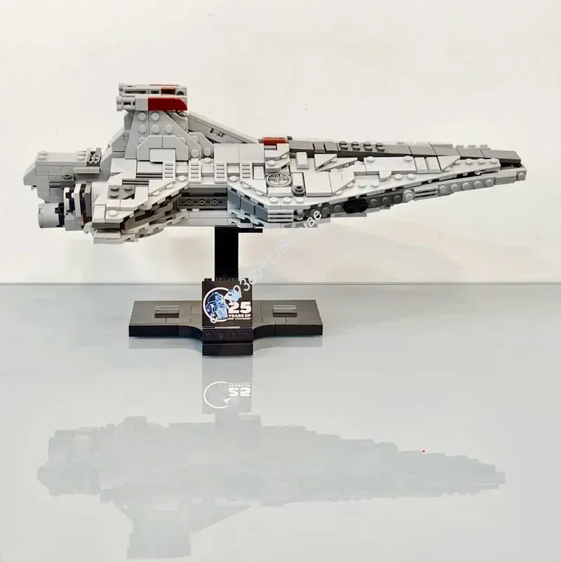 NEW 660PCS Space Venator Class Star Destroyer Midi Scale Moc Building Blocks Model Creative Expert Bricks DIY Assemble Toys Gift
