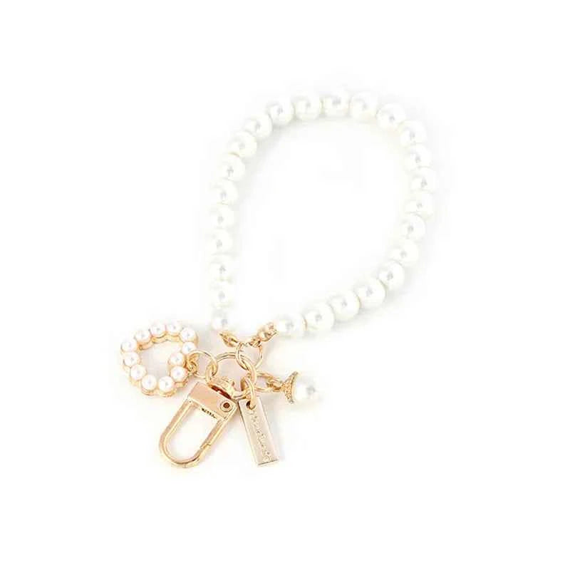 New Arrival Pearl Heart Charm Keyring Bag Charm Accessory for Women, Trendy Key Pendant for Backpacks, Unique Gift Idea