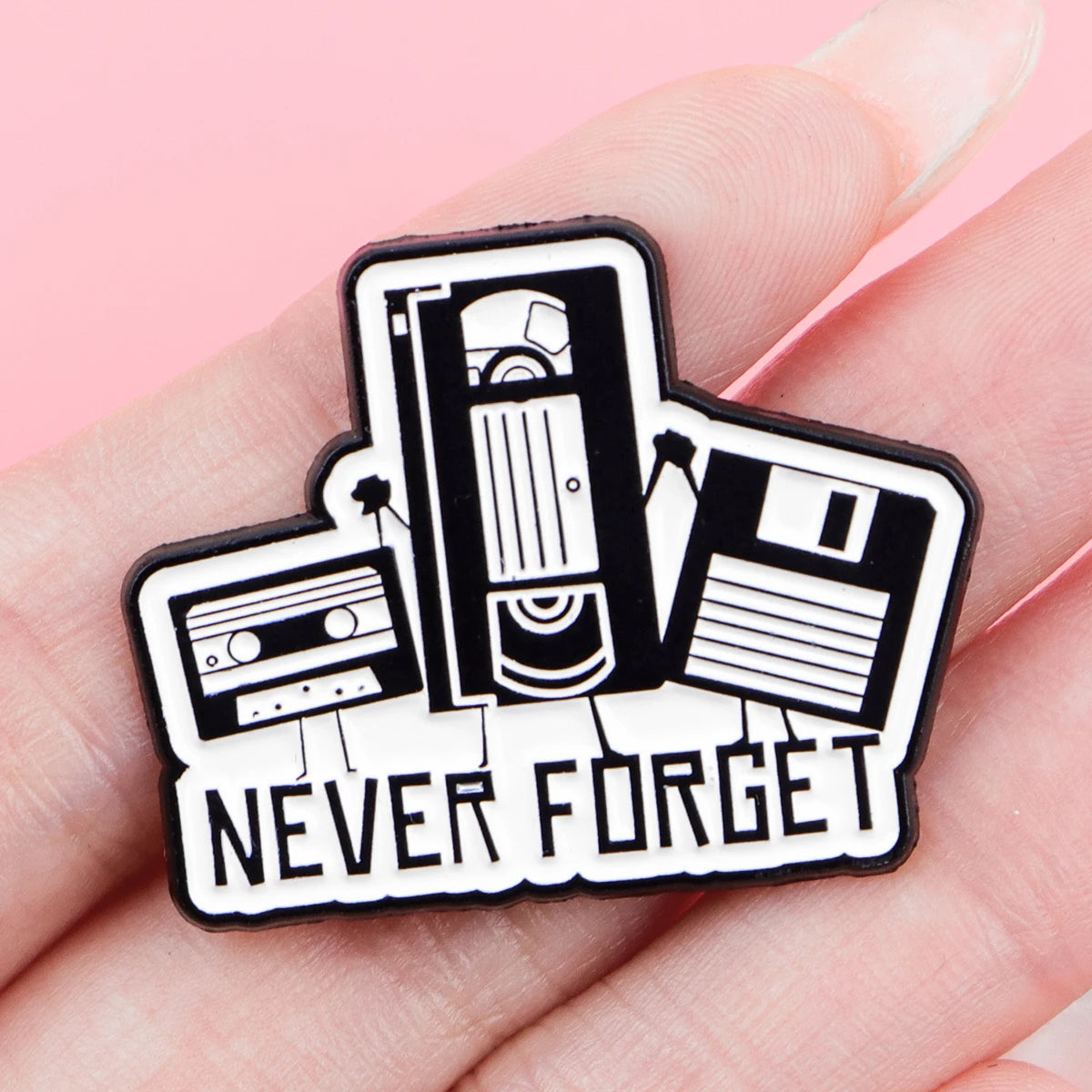 Vintage 1985 Brooch Creative Tape Enamel Pins Music TV Lapel Pin For Backpack Clothing Accessories Metal Badge Jewelry Gift