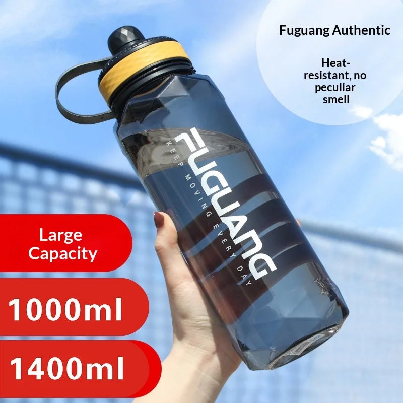 Large-capacity Sports Water Bottle Made of PC Material with Leak-proof Design Suitable for Use in Fitness Venues and Outdoors