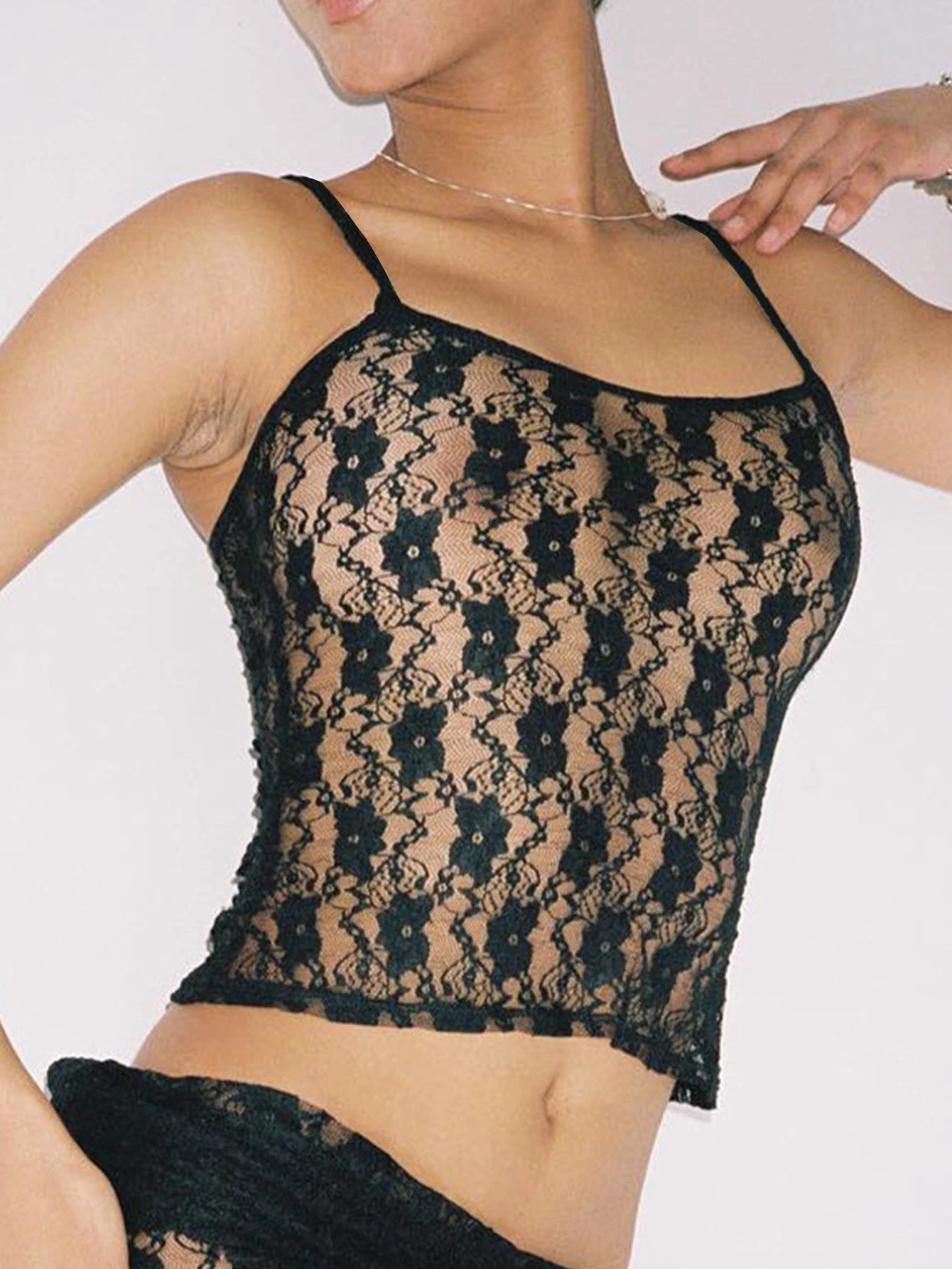 New Summer Sexy Little Plum Lace Vest Black Perspective Sexy Top Slim Ladies Halter Shirt Black Sexy Slim Fashion Trend Vest