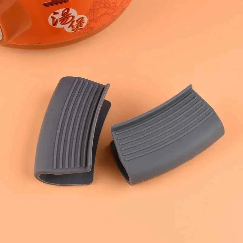 Non-Slip Pot Handle Silicone Grip PadSilicone Grey and Off-White Environmentally Friendly MaterialHeat Insulation