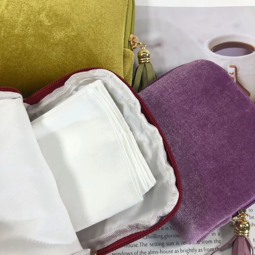 1PC Luxurious jewelry organizer – zipper closure, tassel charm and soft fabric lining | Compact bracelet travel case