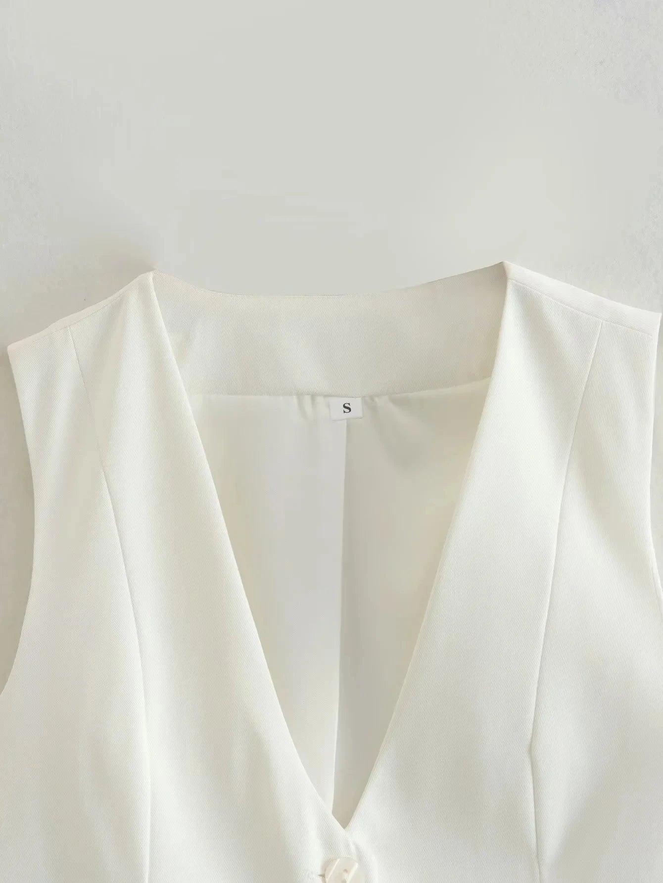 HXAO Fashion Sleeveless Vests For Women Button Up White Crop Top Office Casual Waistcoat Jacket Woman Summer Suit Black Vest Top