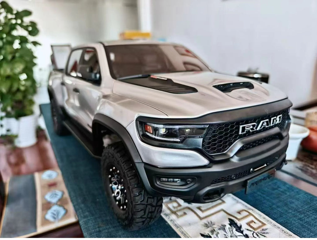 KM Thunder Dodge Tyrannosaurus RAM 1500 Simulation 1/8 Remote Control Electric 4WD Climbing Vehicle Pickup Off road Vehicle