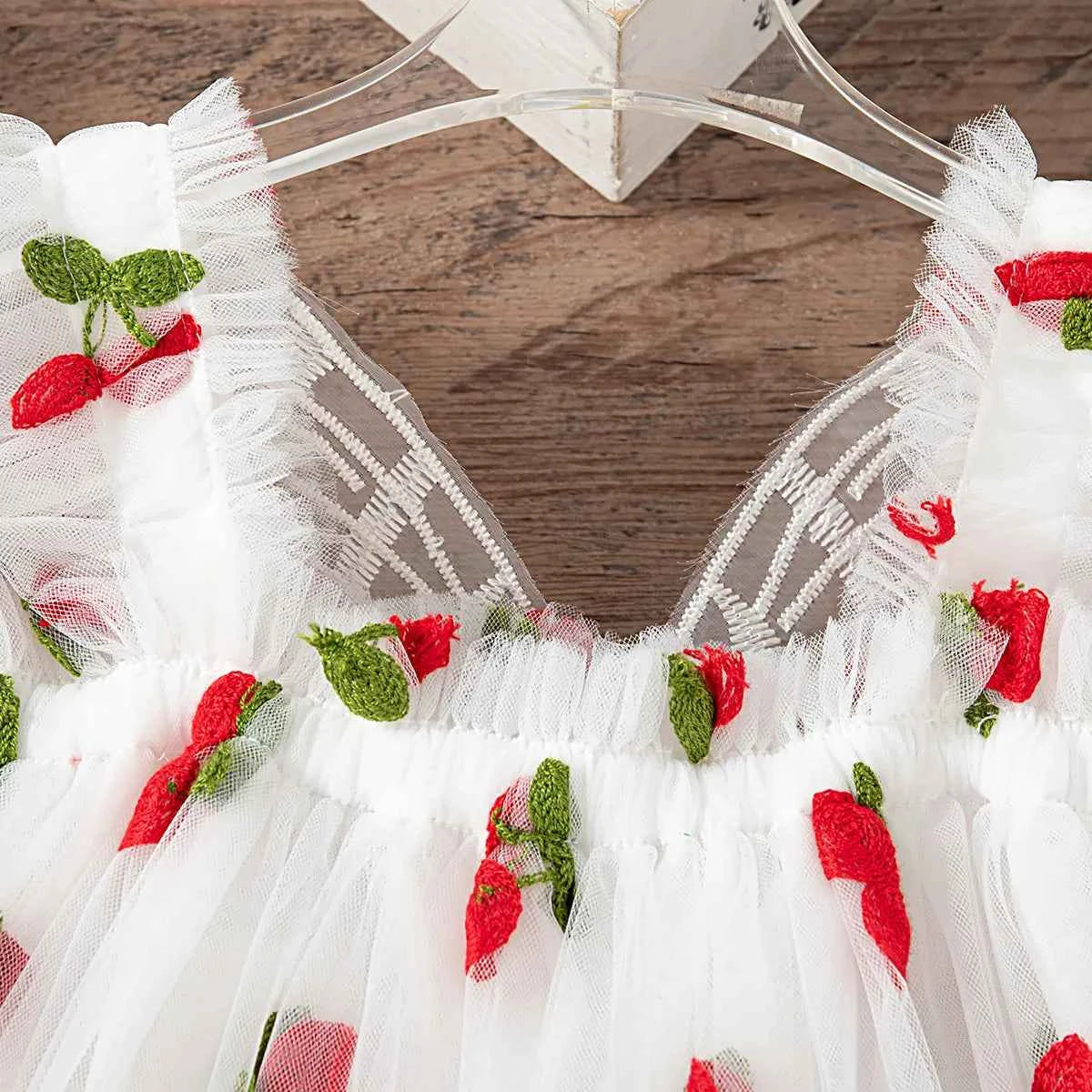 Summer New Girls' Dress Halter Small Flying Sleeve Embroidery Pattern Wings Sweet Princess Dress Mesh Princess Dress