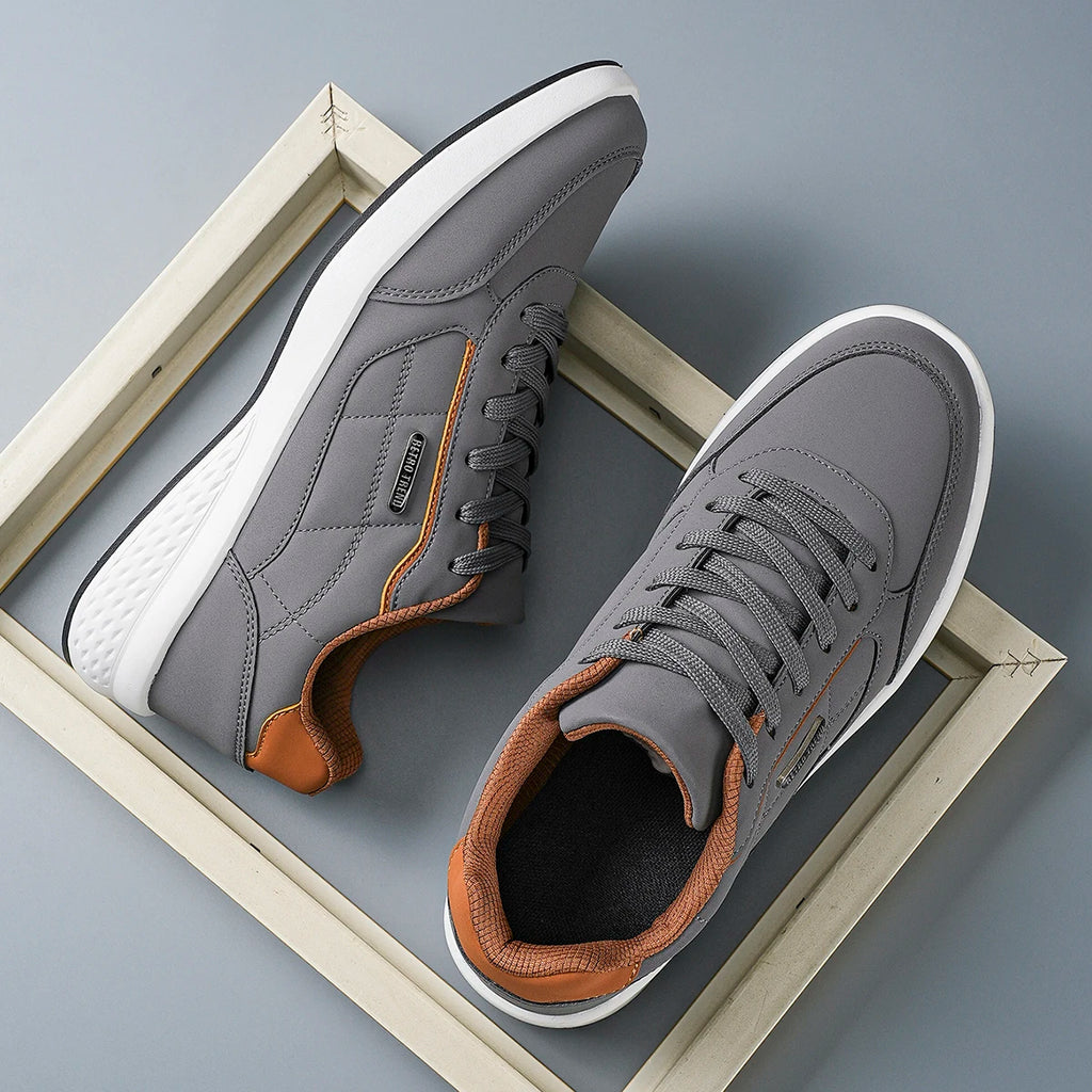 New Breathable Leather Men Shoes Lightweight Comfortable Men Sneakers Fashions Lace Up Casual Shoes Flat Shoes Zapatillas Hombre